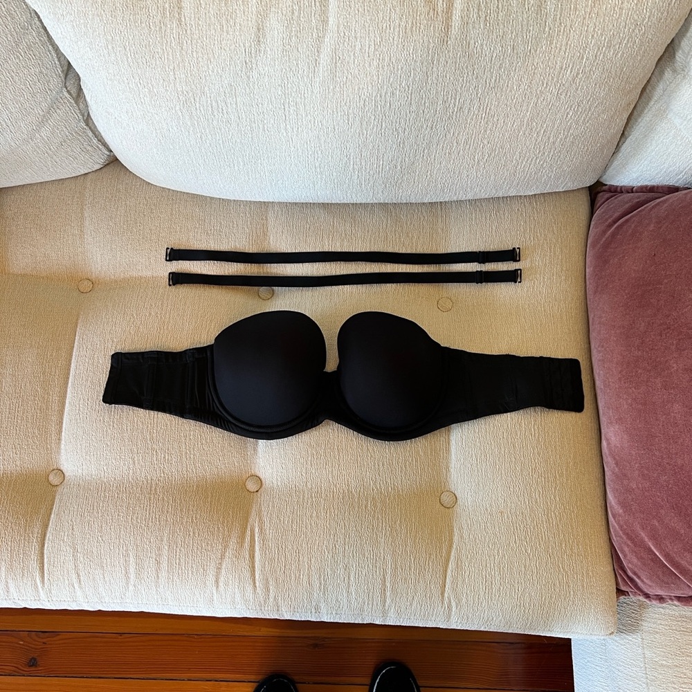 Wacoal Black Strapless Bra with Detachable Straps EUC - Picture 3 of 5